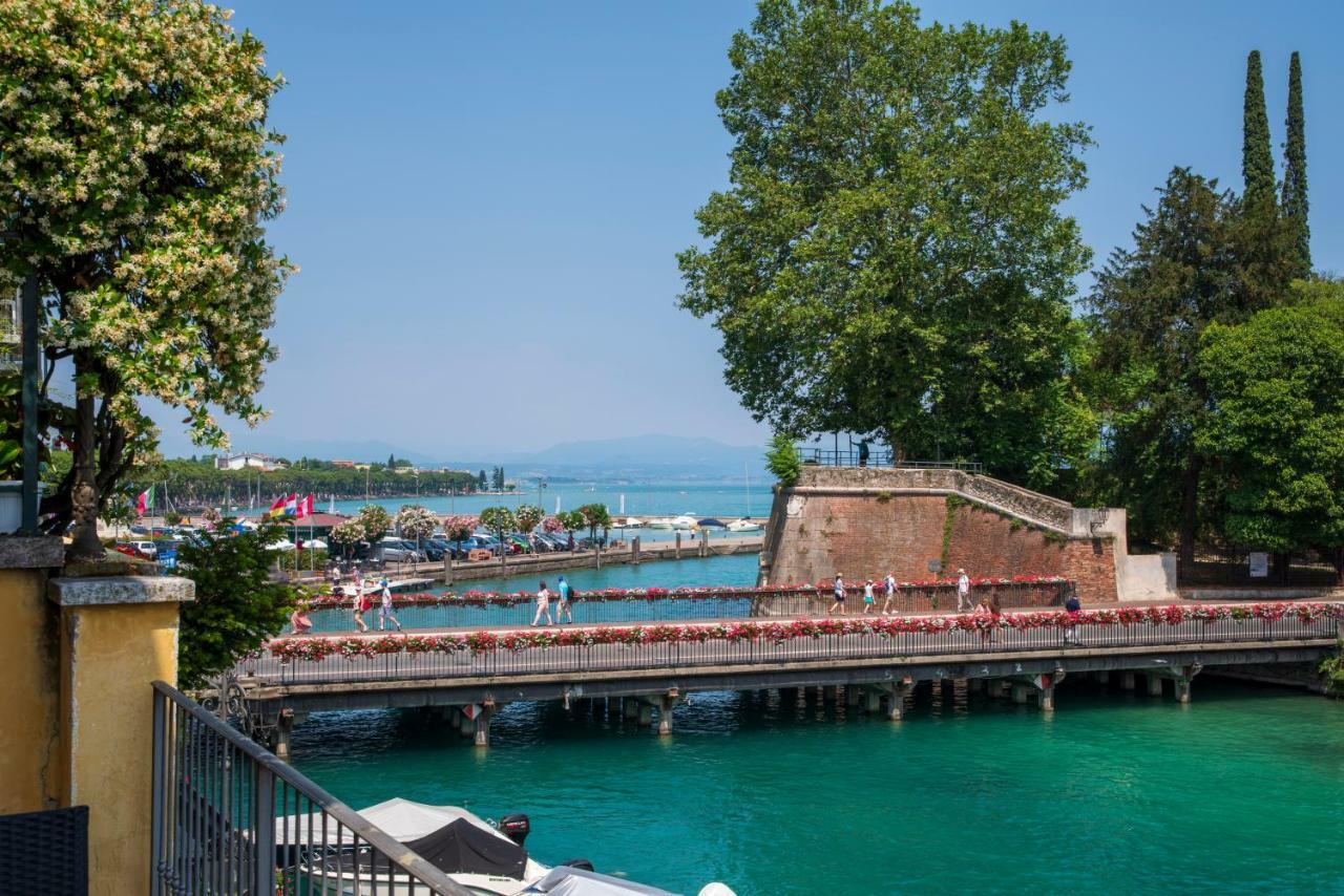 Time To Relax - La Terrazza Sul Lago Peschiera del Garda Exterior foto